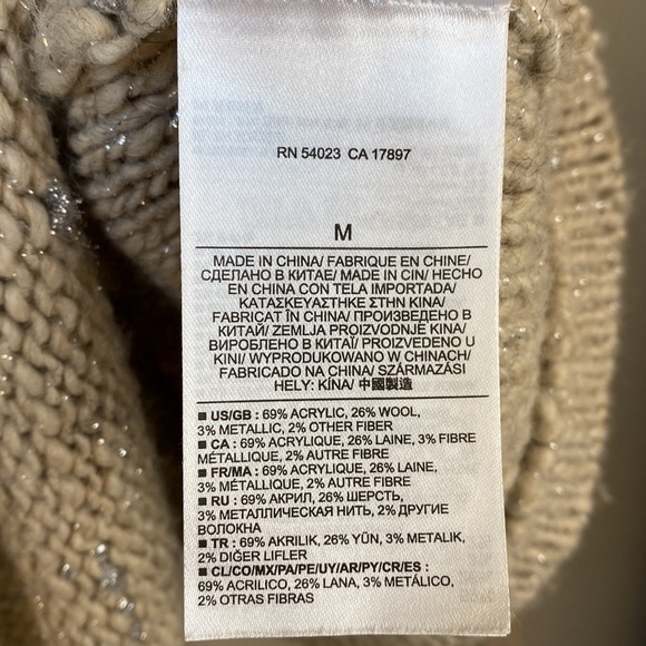 BANANA REPUBLIC “Butterfly Lure” Italian Yarn Split Back Sweater Size Medium - Picture 6 of 15